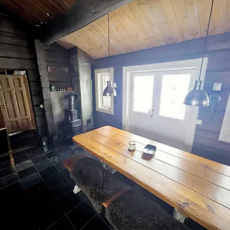 Beautiful Classic With Sauna And Hot Tub