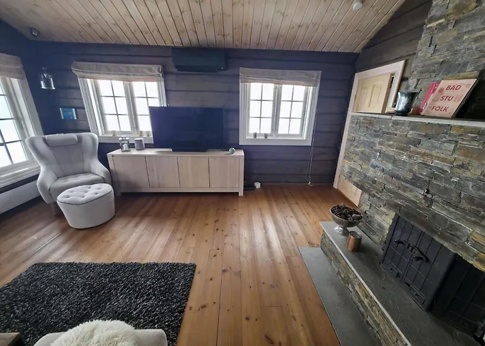 Beautiful Classic With Sauna And Hot Tub Østby