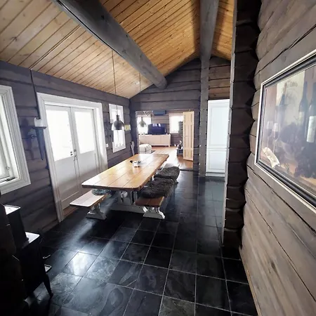 Beautiful Classic With Sauna And Hot Tub Σπίτι διακοπών Østby